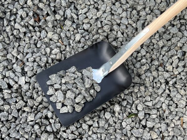 Granitskærver koksgrå Norit 16/32 Levering på hele Fyn i bigbag eller løs vægt se her